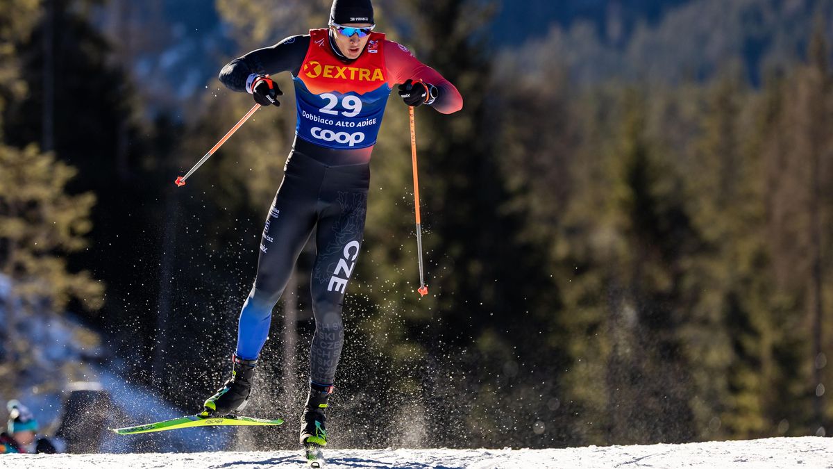 Lyžař Černý skončil ve sprintu SP v Gomsu třináctý, vyhráli Klaebo a Svahnová